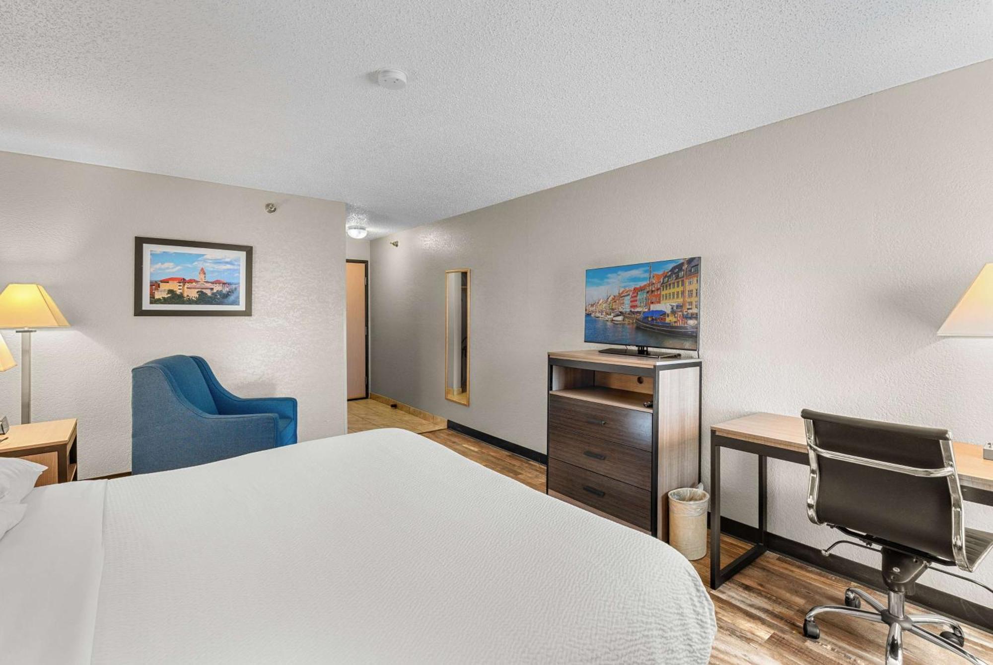 Baymont By Wyndham Lawrence Hotell Eksteriør bilde
